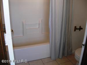 440 Canaris St, Constantine, MI 49042 photo 11