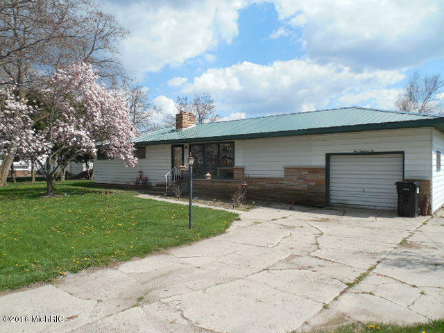 502 Herbert St, Blanchard, MI 49310 photo 1