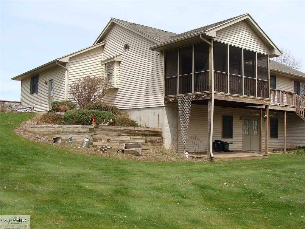 8283 Hall Rd, Bellevue, MI 49021 photo 2