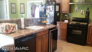 1118 S Seventh St, Three Rivers, MI 49093 photo 4