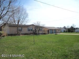 96 E Hillis Rd, Stanton, MI 48888 photo 2