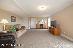 3828 Hare Ln, Dorr, MI 49323 photo 17