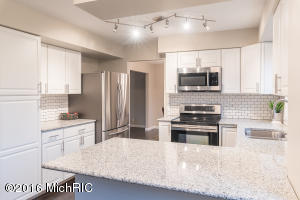 52142 Pine Tree Ln, Three Rivers, MI 49093 photo 4