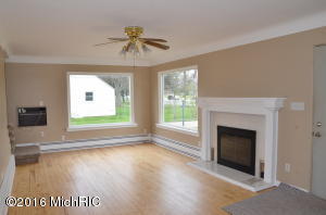 765 E Savidge St, Spring Lake, MI 49456 photo 3