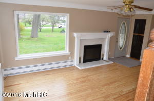 765 E Savidge St, Spring Lake, MI 49456 photo 5