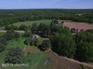 532 E 8th St, White Cloud, MI 49349 photo 17
