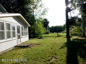 532 E 8th St, White Cloud, MI 49349 photo 8