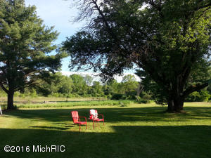 532 E 8th St, White Cloud, MI 49349 photo 3
