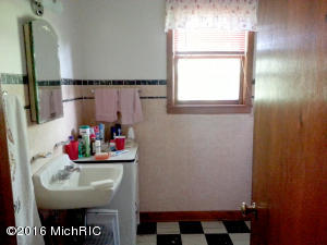 532 E 8th St, White Cloud, MI 49349 photo 14
