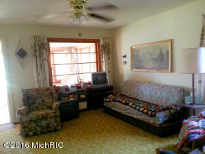 532 E 8th St, White Cloud, MI 49349 photo 9