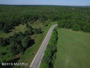 532 E 8th St, White Cloud, MI 49349 photo 22