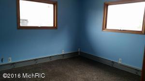 344 Harrison, Blanchard, MI 49310 photo 5