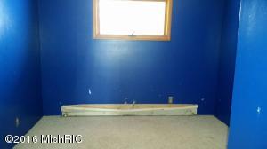 344 Harrison, Blanchard, MI 49310 photo 2