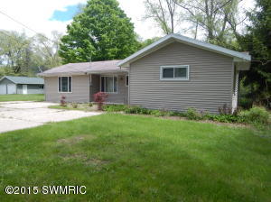 454 Sarrell St, Newaygo, MI 49337 photo 5