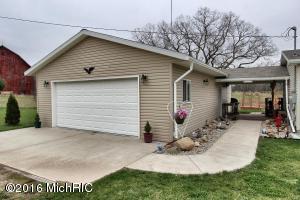 6116 E 86th St, Newaygo, MI 49337 photo 2