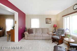 615 Williams St, Belding, MI 48809 photo 5
