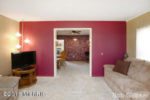 615 Williams St, Belding, MI 48809 photo 6