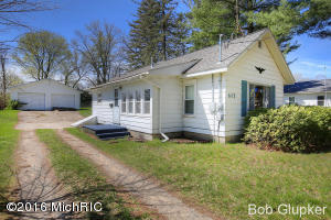 615 Williams St, Belding, MI 48809 photo 2