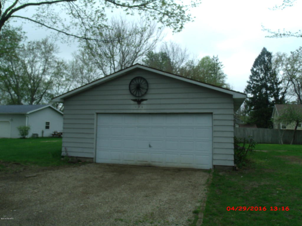 120 E Douglas St, Bangor, MI 49013 photo 2