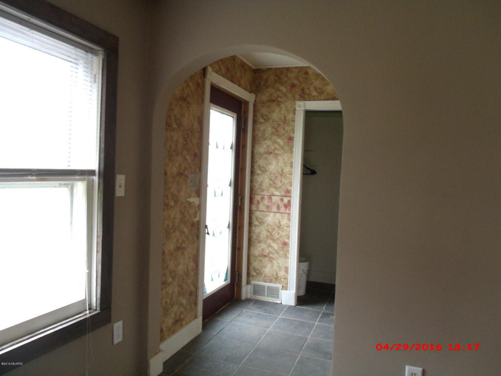120 E Douglas St, Bangor, MI 49013 photo 4