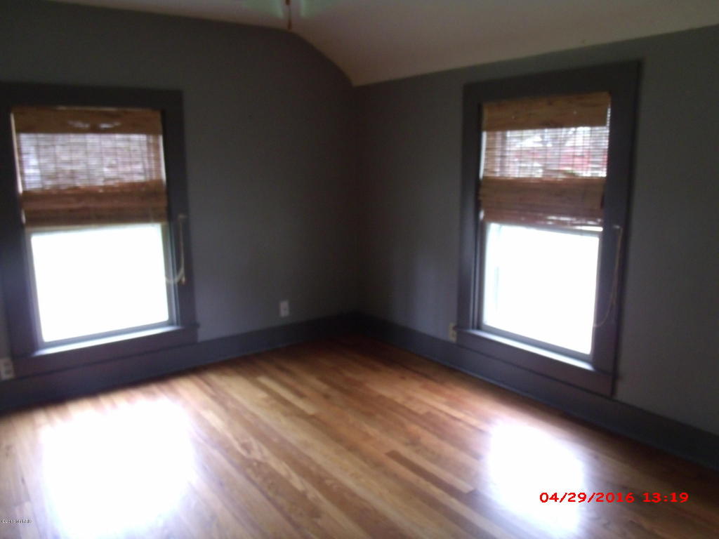 120 E Douglas St, Bangor, MI 49013 photo 11