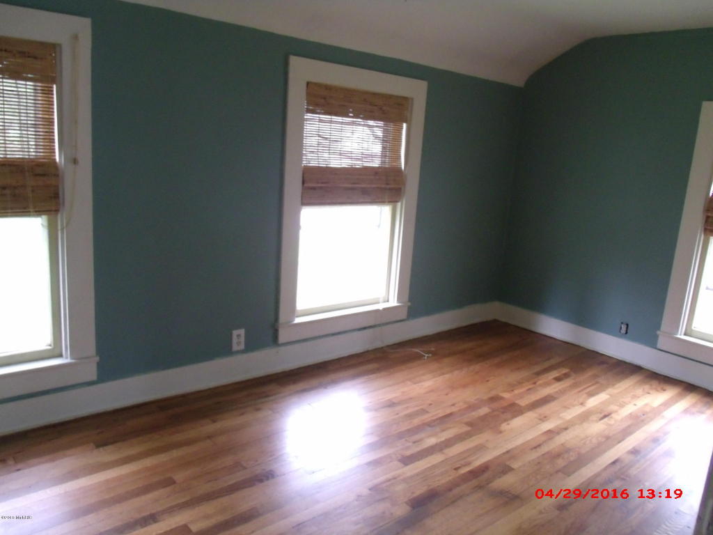 120 E Douglas St, Bangor, MI 49013 photo 10