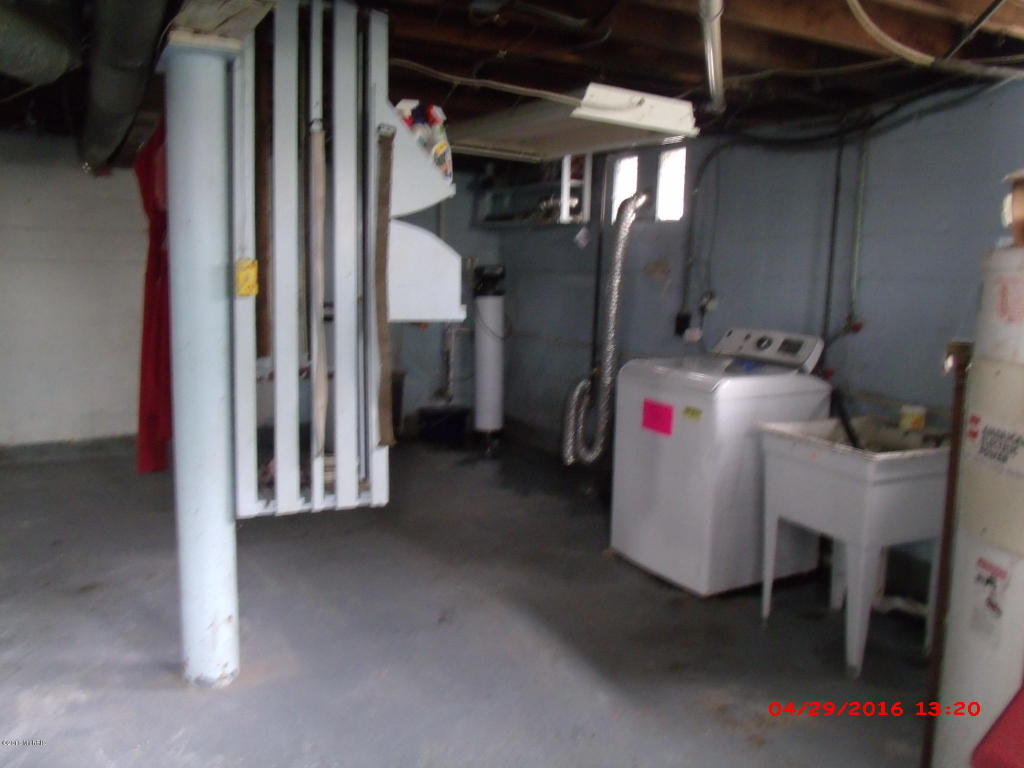120 E Douglas St, Bangor, MI 49013 photo 13