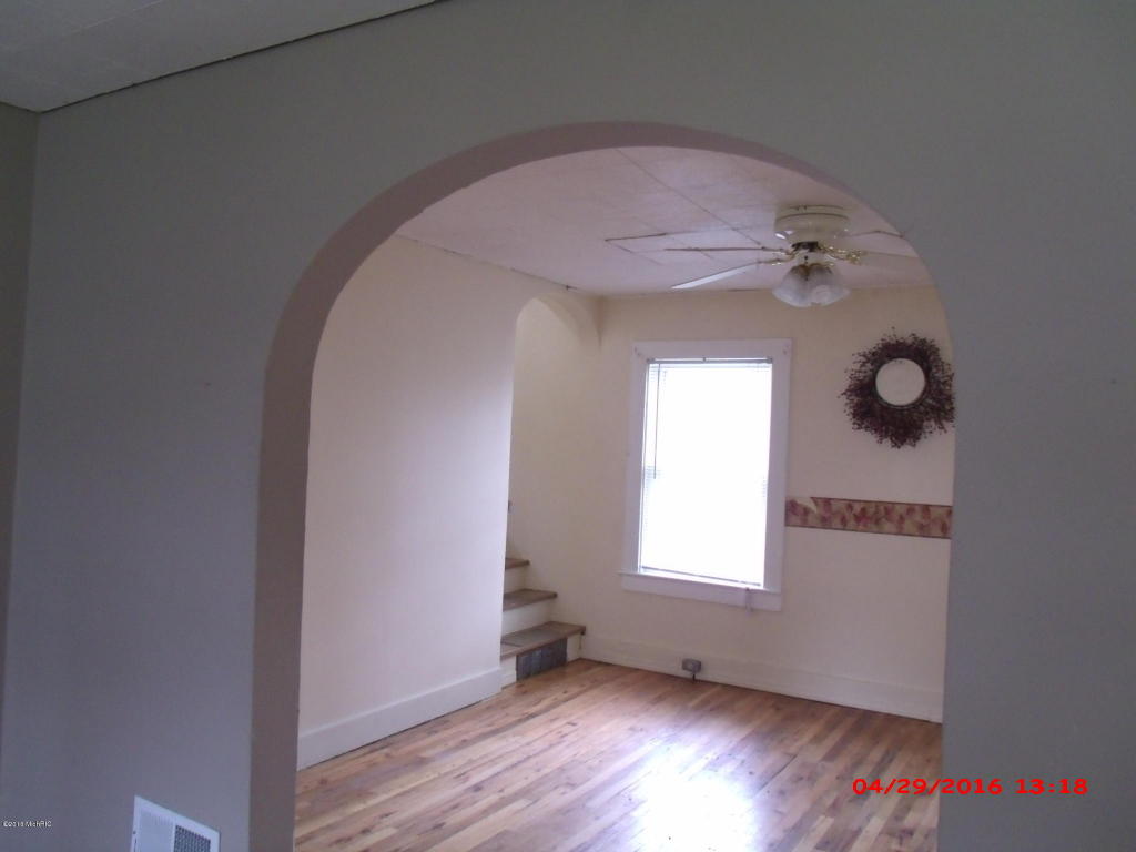 120 E Douglas St, Bangor, MI 49013 photo 6