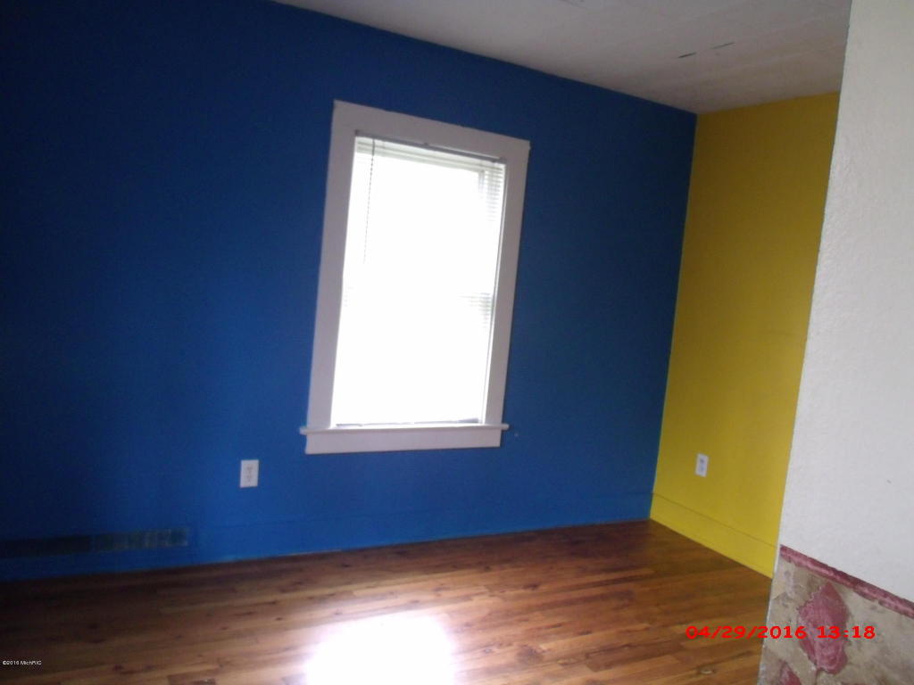 120 E Douglas St, Bangor, MI 49013 photo 7
