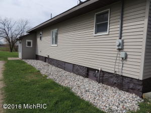 741 W Polk Rd, Ithaca, MI 48847 photo 4