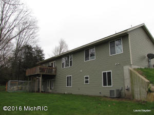 13357 Forest River Dr SE, Lowell, MI 49331 photo 4