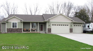 13357 Forest River Dr SE, Lowell, MI 49331 photo 1