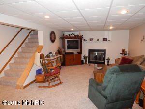 12331 Hillside Dr, Three Rivers, MI 49093 photo 8