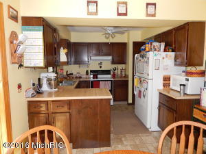 12331 Hillside Dr, Three Rivers, MI 49093 photo 3