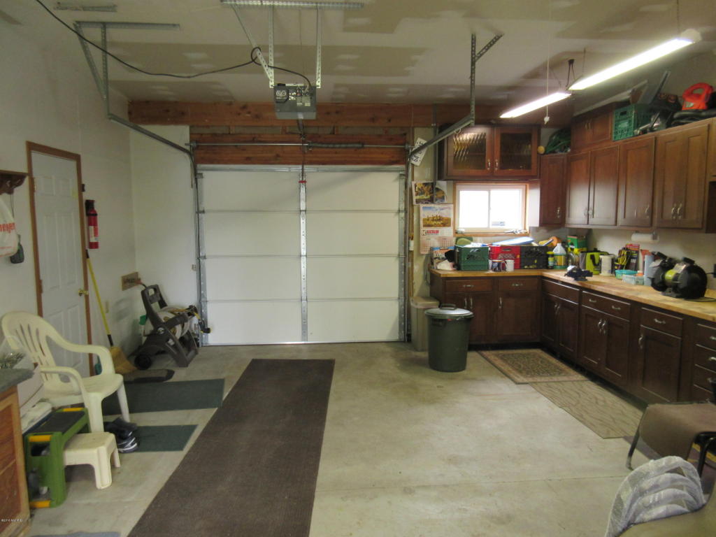 831 Lou Anne St, Stanton, MI 48888 photo 36