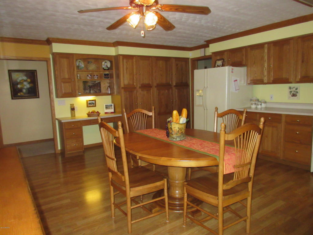 831 Lou Anne St, Stanton, MI 48888 photo 12