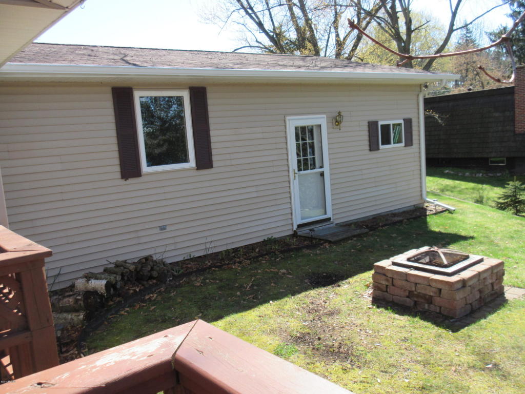 831 Lou Anne St, Stanton, MI 48888 photo 33