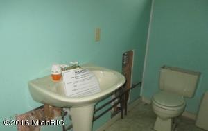 220 E Washington St, Coldwater, MI 49036 photo 7