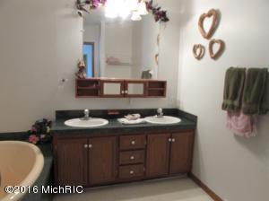 35 Munson, Coldwater, MI 49036 photo 13