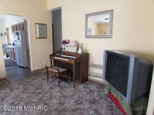 35 Munson, Coldwater, MI 49036 photo 3