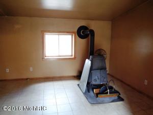 2876 N Alger Ave, White Cloud, MI 49349 photo 3