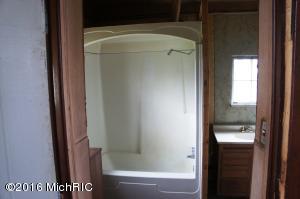 950 Block Rd, Bronson, MI 49028 photo 7