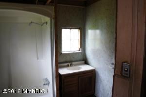 950 Block Rd, Bronson, MI 49028 photo 8