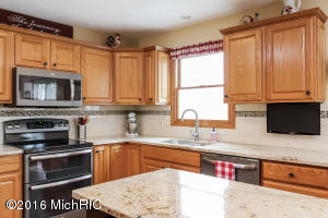 140 Pearson Ct, Lowell, MI 49331 photo 7