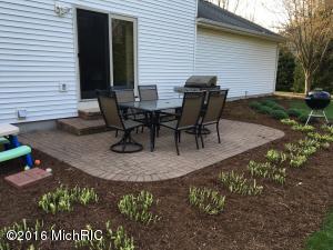 88 Kendra, Lowell, MI 49331 photo 2