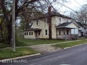 213 E 3rd St, Buchanan, MI 49107 photo 2