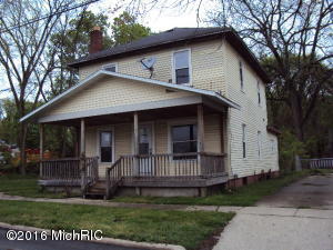 213 E 3rd St, Buchanan, MI 49107 photo 1