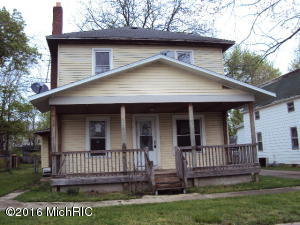 213 E 3rd St, Buchanan, MI 49107 photo 4