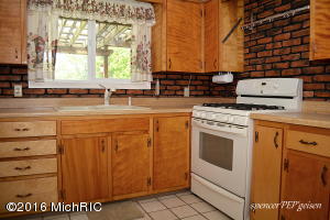 1332 W Ellis Ave, Belding, MI 48809 photo 6