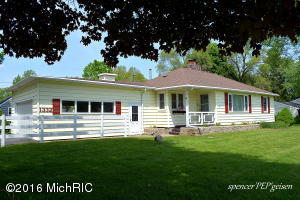 1332 W Ellis Ave, Belding, MI 48809 photo 3